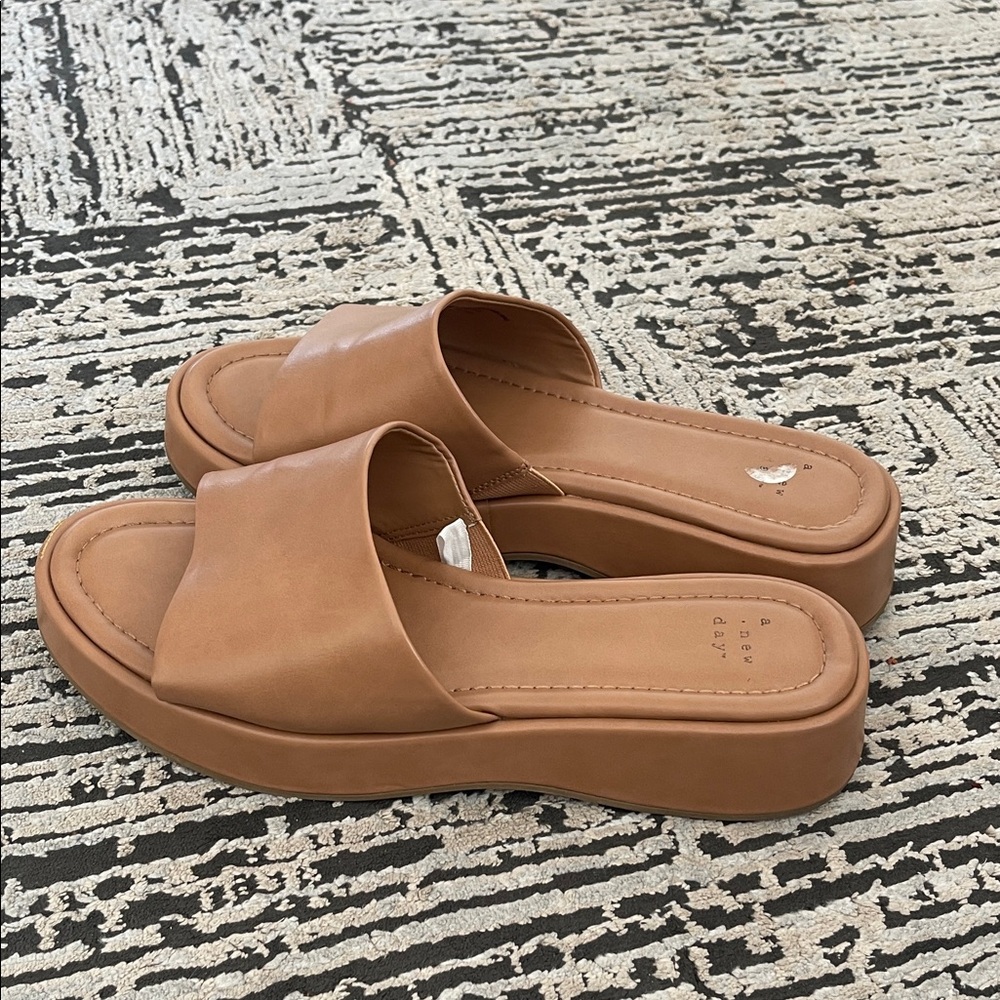 Women's Tan Slide Sandals